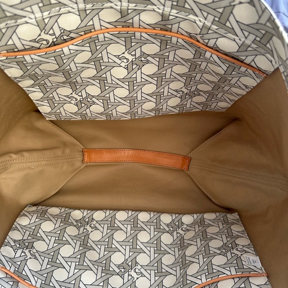 Tory Burch Basketweave Shopper Bag - Picture 12 of 15